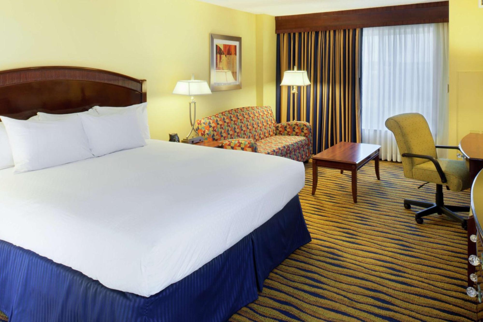 Doubletree By Hilton Greensboro Ngoại thất bức ảnh