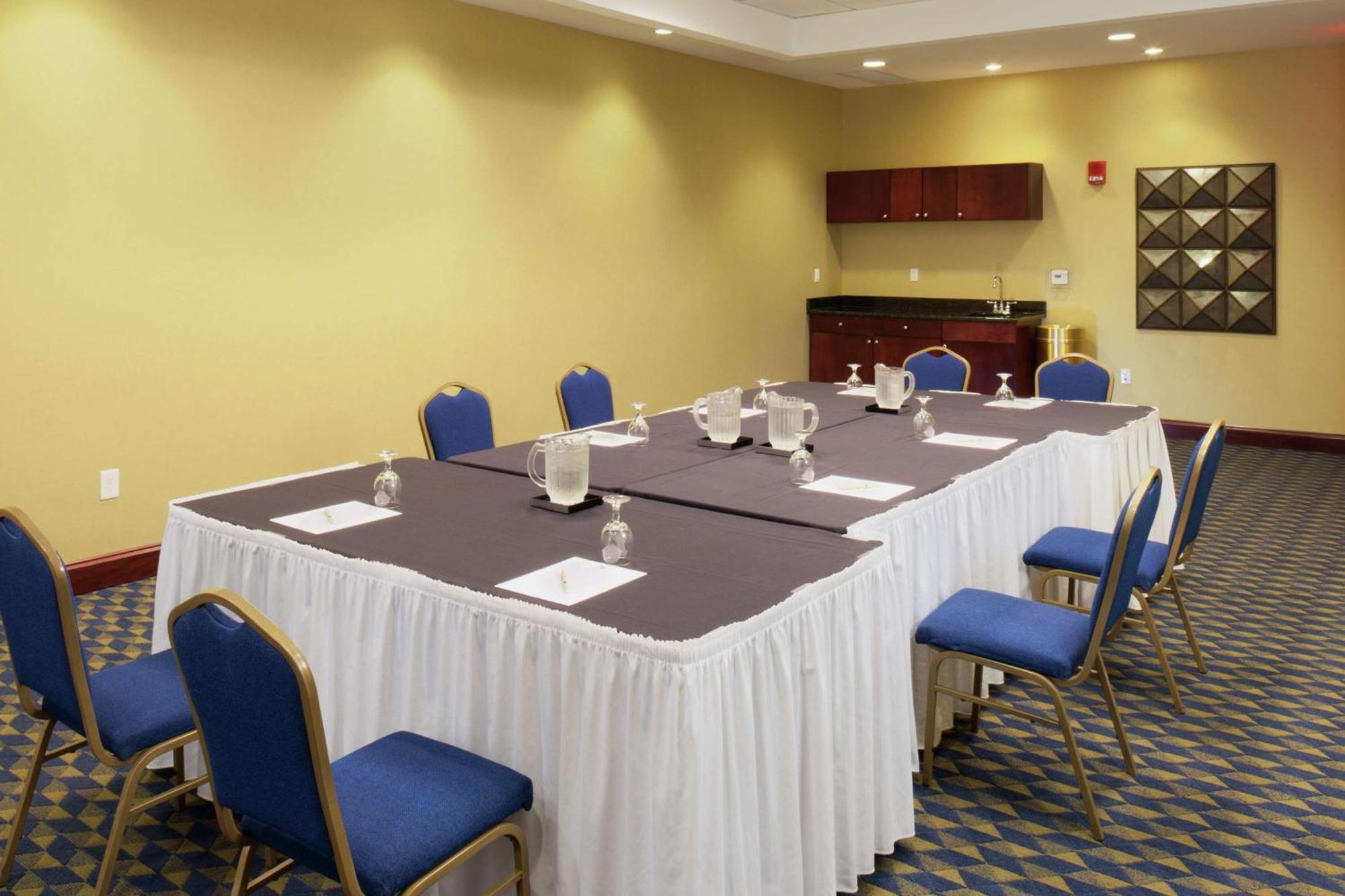 Doubletree By Hilton Greensboro Ngoại thất bức ảnh