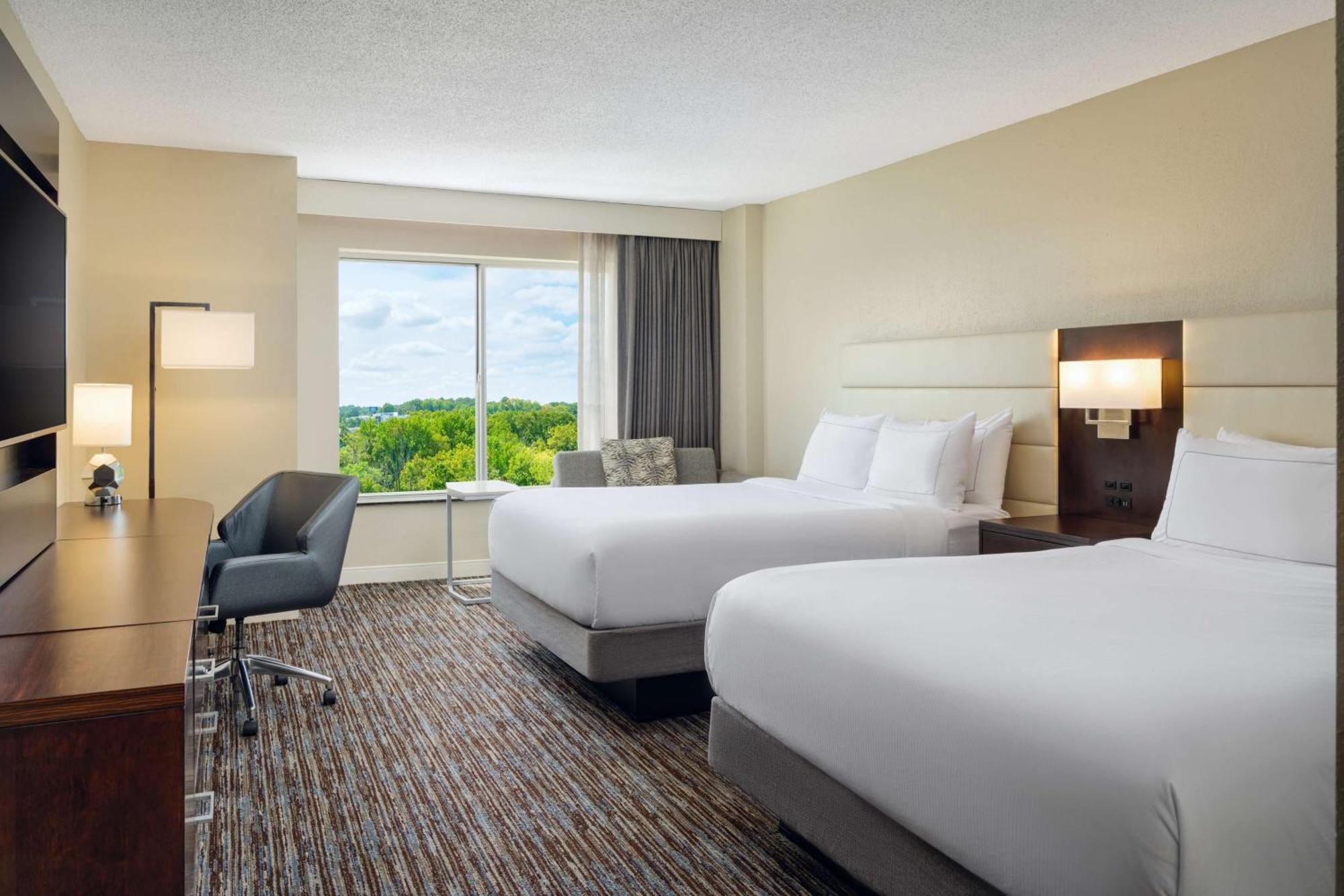 Doubletree By Hilton Greensboro Ngoại thất bức ảnh